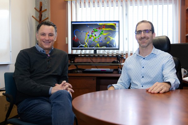 Les professeurs Richard Leduc et&nbsp;Pierre-Luc Boudreault