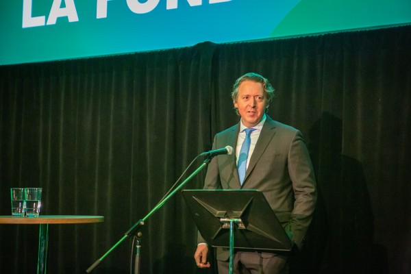 Vincent Joli-C&oelig;ur, pr&eacute;sident du conseil d&rsquo;administration de La Fondation de l&rsquo;Universit&eacute; de Sherbrooke, a soulign&eacute; le caract&egrave;re visionnaire et innovant de l'UdeS, qu'il a tatou&eacute;e sur le c&oelig;ur.&nbsp;