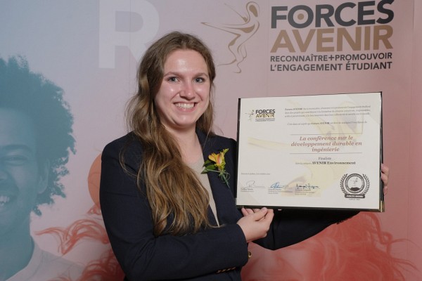 Mia Caron de la Conf&eacute;rence sur le d&eacute;veloppement durable en ing&eacute;nierie 2021.