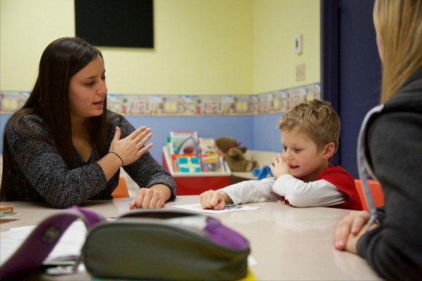 La Clinique mobile, dont les intervenants se d&eacute;placeront dans de nombreuses &eacute;coles estriennes, offrira des interventions adapt&eacute;es aux besoins de chaque &eacute;l&egrave;ve et au contexte entourant ses difficult&eacute;s. 