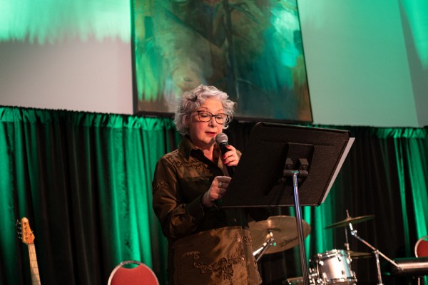 C'est avec grande fiert&eacute; que la professeure Jocelyne Faucher, vice-rectrice &agrave; la vie &eacute;tudiante et secr&eacute;taire g&eacute;n&eacute;rale, a pr&eacute;sent&eacute; la nouvelle Strat&eacute;gie des arts et de la culture.