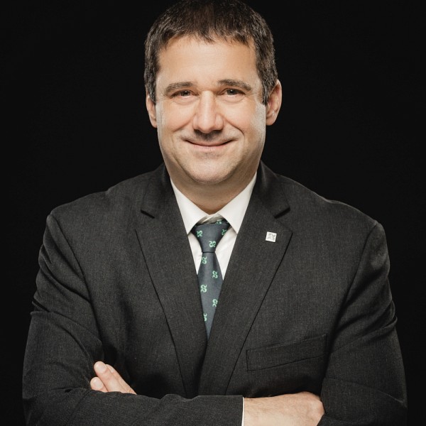 Le directeur g&eacute;n&eacute;ral de La Fondation et du Service des relations avec les dipl&ocirc;m&eacute;es et les dipl&ocirc;m&eacute;s de l'Universit&eacute; de Sherbrooke, Pascal Gr&eacute;goire, trouve que la relation avec le FIEUS est gagnante &agrave; tous les points de vue.