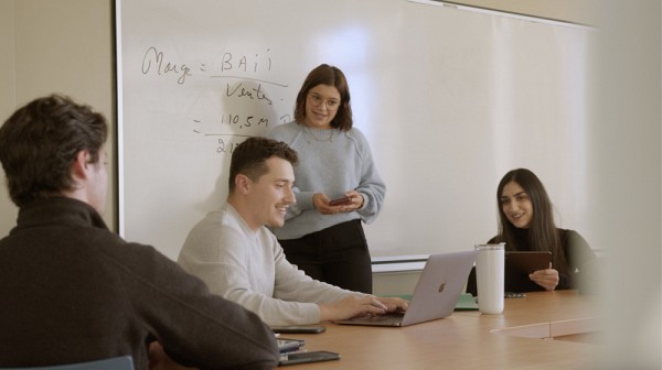 Les membres du FIEUS participent aux activit&eacute;s du Fonds jusqu'&agrave; la fin de leur baccalaur&eacute;at.