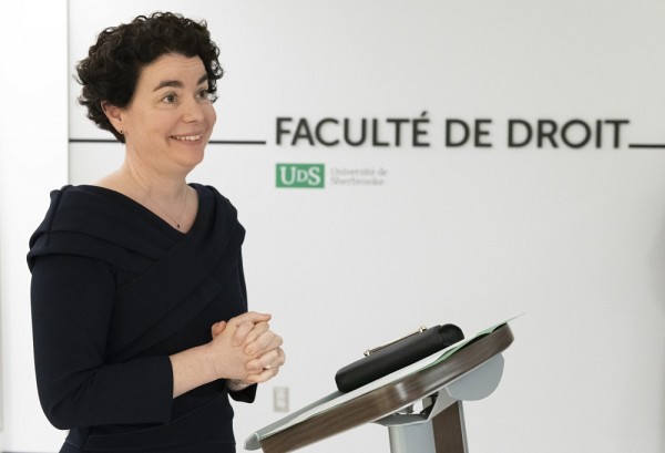 Marie-Pierre Robert, doyenne de la Facult&eacute; de droit