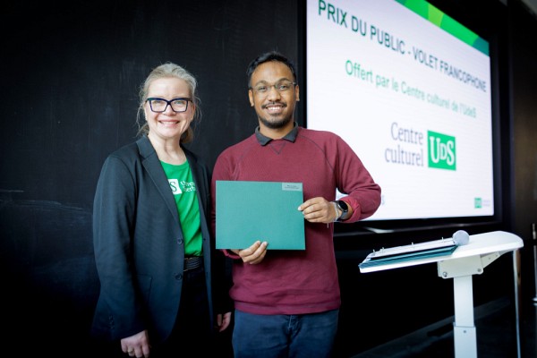 Safidy Randrianiana et Patricia Fournier,&nbsp;vice-rectrice adjointe au d&eacute;veloppement de la recherche.