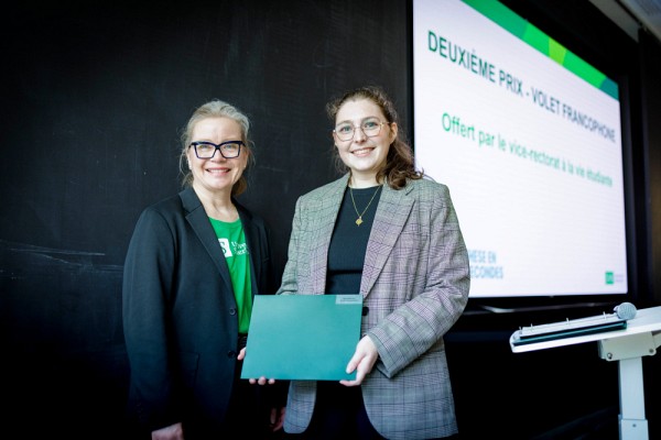 &Eacute;lo&iuml;se Brosset et Patricia Fournier,&nbsp;vice-rectrice adjointe au d&eacute;veloppement de la recherche.