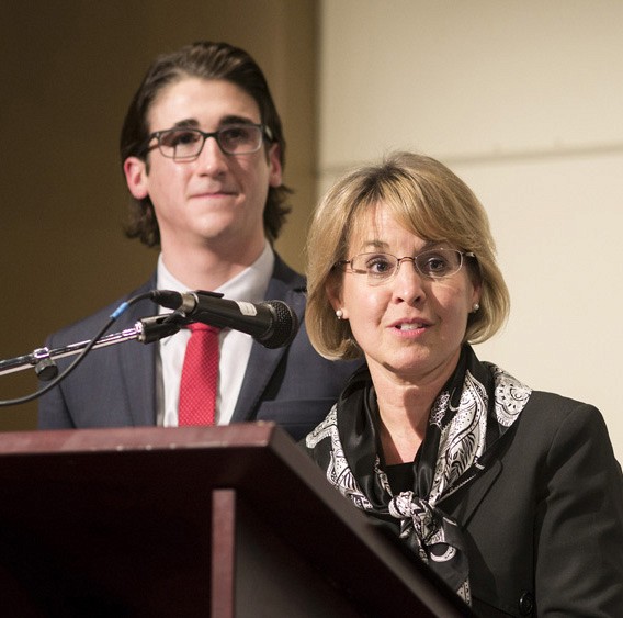 L'animation &eacute;tait assur&eacute;e par ma&icirc;tre &Eacute;liane-Marie Gaulin et monsieur Francis Grignet.