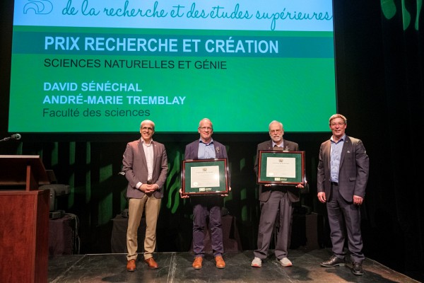 David S&eacute;n&eacute;chal et Andr&eacute;-Marie Tremblay, du D&eacute;partement de physique de la Facult&eacute; des sciences, ont re&ccedil;u le Prix de la recherche et de la cr&eacute;ation dans la cat&eacute;gorie Sciences naturelles et g&eacute;nie.