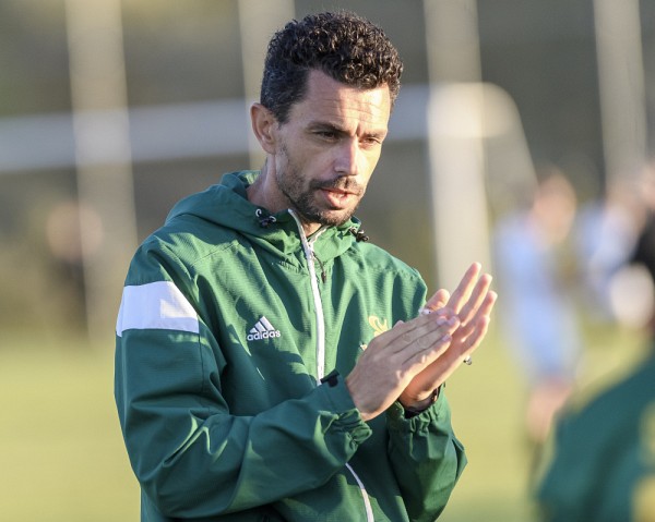 L'entra&icirc;neur-chef de l'&eacute;quipe f&eacute;minine de soccer Vert & Or, Tony Perrier.