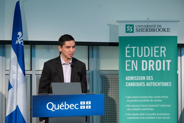 Miguel Coocoo Chachai, &eacute;tudiant de la communaut&eacute; Wemotaci au baccalaur&eacute;at en droit, s'est adress&eacute; aux personnes pr&eacute;sentes dans sa langue d&rsquo;origine, le Nehiromowin.