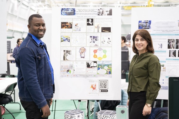 Plusieurs projets de cycles sup&eacute;rieurs &eacute;taient &eacute;galement pr&eacute;sent&eacute;s dans le cadre de l'Espace M&eacute;ga Recherche, les &eacute;quipes ayant pr&eacute;par&eacute; des d&eacute;monstrations uniques et interactives, qui illustrent la richesse de l&rsquo;innovation technologique entre les murs de l'UdeS.