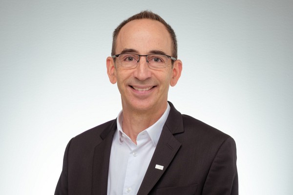 Professeur Jean Proulx, vice-recteur aux finances, aux infrastructures et au num&eacute;rique