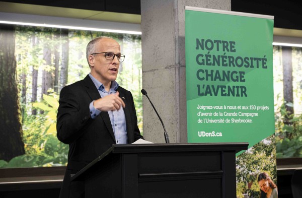 Pr Pierre Cossette, recteur de l'Universit&eacute; de Sherbrooke