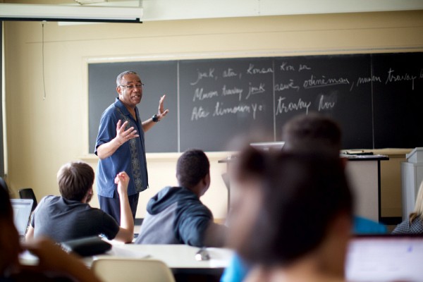 La Politique reconnait le droit individuel et collectif à un environnement d&rsquo;&eacute;tudes, de travail et de vie empreint de respect et de civilit&eacute;, libre de toute forme de harc&egrave;lement et de discrimination.