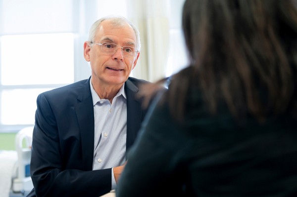 Pour Jean Morin, l'&eacute;ducation est incontournable pour apporter des solutions aux probl&egrave;mes actuels, et c'est pour cette raison qu'il s'est lanc&eacute; dans le financement de bourses &eacute;tudiantes.