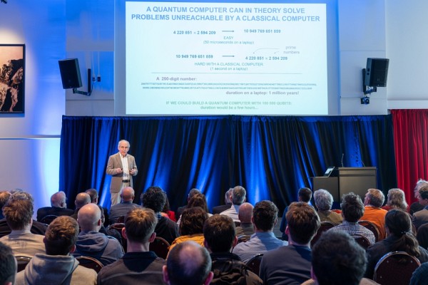 Michel Devoret a&nbsp;livr&eacute; une conf&eacute;rence qui a fait salle comble, portant notamment sur ses recherches.