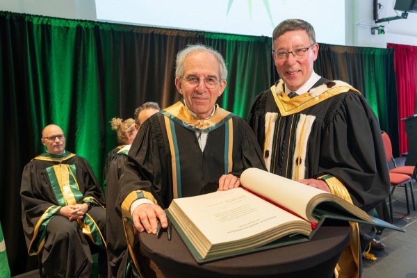 Michel Devoret, nouveau docteur d'honneur de l'UdeS.
