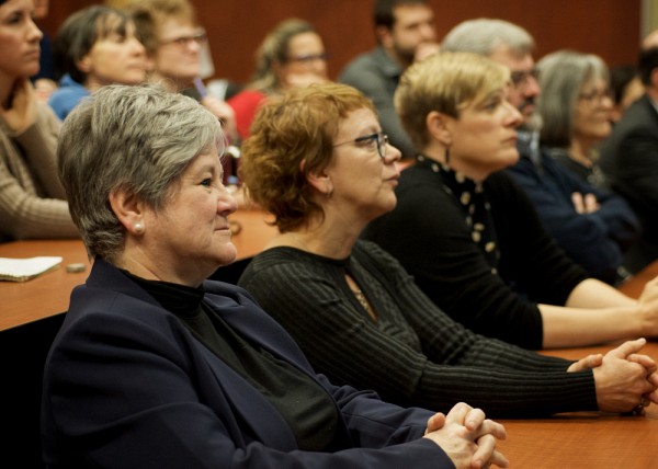 La professeure Suzanne Garon, la directrice Monique Harvey et M&eacute;lisa Audet, coordonnatrice