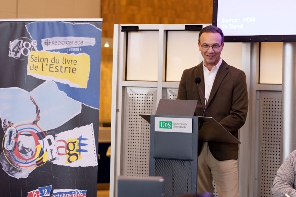 Le professeur Martin Bisaillon, vice-recteur aux ressources humaines et au d&eacute;veloppement de la communaut&eacute;.