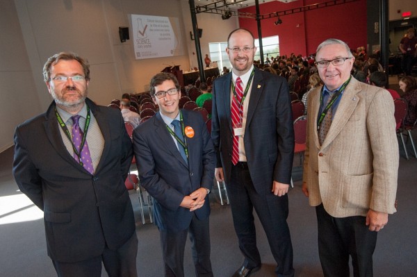Les candidats, de gauche &agrave; droite: BQ : Vincent Fran&ccedil;oisNPD : Pierre-Luc DusseaultPLC : David BerthiaumePC : Marc Dauphin