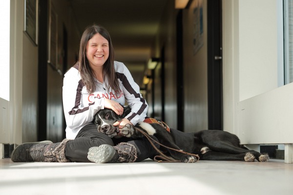 Les parcours r&eacute;silients des personnes issues des groupes minoritaires ont amen&eacute; les instigateurs du Fonds &agrave; cr&eacute;er des bourses pour soutenir leur r&eacute;ussite et les aider &agrave; acc&eacute;der aux &eacute;tudes universitaires.