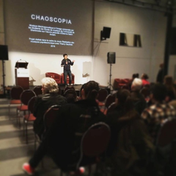 Chaoscopia - Immersion &eacute;lectro-visuelle | Pr&eacute;sentation interactive des projets de mi-session du cours MUE 421 R&eacute;alisation des musiques pop/&eacute;lectronique, produits &agrave; partir des oeuvres visuelles d'&Eacute;tienne Saint-Amant.