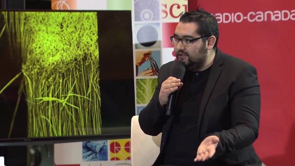 Youcef Bioud en entrevue avec Charles Tisseyre.