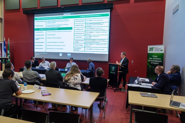Le doyen de la facult&eacute; des sciences de l'UdeS, Pr Armand Soldera.