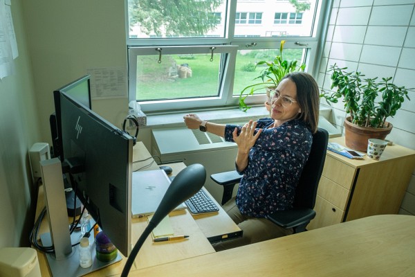 Les exercices de micropause contribuent &agrave; r&eacute;duire les douleurs associ&eacute;es au travail de bureau.