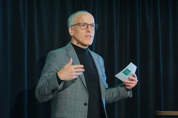 Tr&egrave;s fier du soutien de la communaut&eacute; interne envers les projets de Grande Campagne, le recteur Pierre Cossette n'a pas h&eacute;sit&eacute; &agrave; qualifier de spectaculaires la somme amass&eacute;e et le nombre de personnes donatrices.