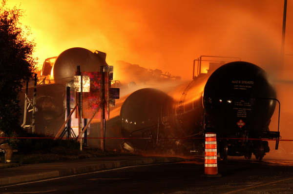 Les pompiers ont combattu l'incendie durant quatre jours, tandis que le tiers de la population de la localit&eacute; &eacute;tait &eacute;vacu&eacute;e.