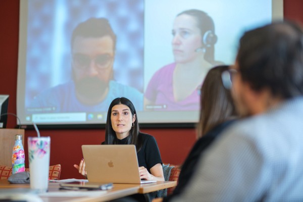 Avec son &eacute;quipe de recherche, la professeure Garon-Carrier m&egrave;ne une enqu&ecirc;te jusqu'en 2027&nbsp;sur la politique en mati&egrave;re de cong&eacute; parental et son association avec le bien-&ecirc;tre des parents et le d&eacute;veloppement de l'enfant.