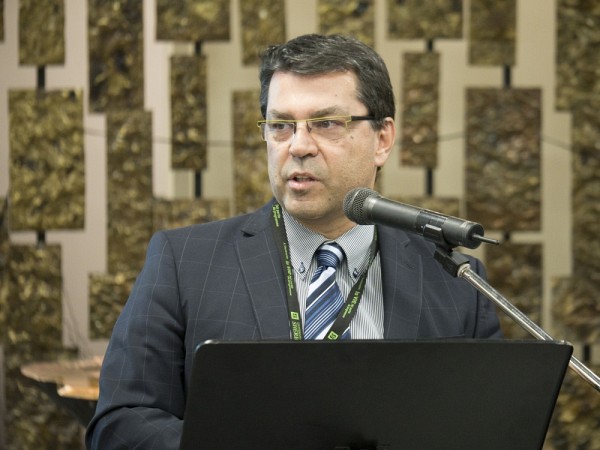 Le doyen, Serge Striganuk