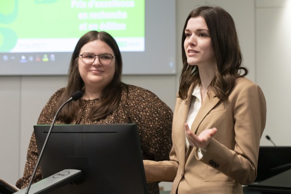 P&eacute;n&eacute;loppe Chabot et&nbsp;Sarah-Maude B&eacute;langer.