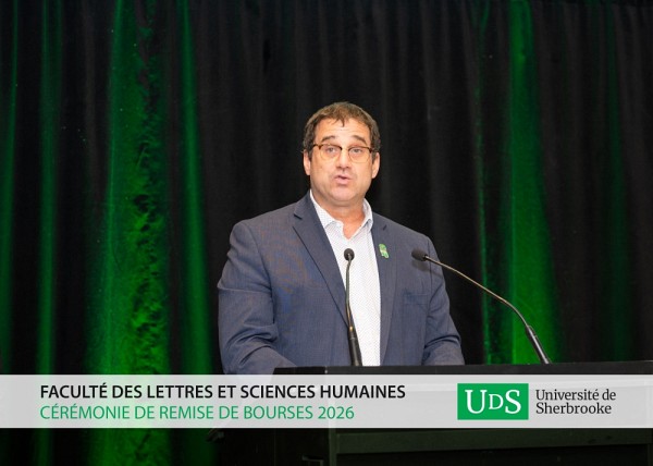 Le directeur g&eacute;n&eacute;ral de La Fondation et du Service des relations avec les dipl&ocirc;m&eacute;es et dipl&ocirc;m&eacute;s de l'Universit&eacute; de Sherbrooke, M. Pascal Gr&eacute;goire
