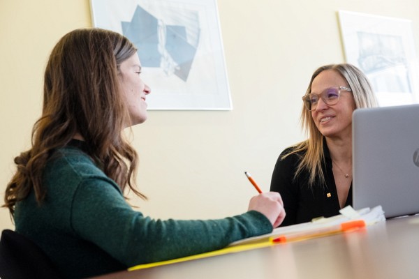 Les comit&eacute;s de mentorat aux &eacute;tudes sup&eacute;rieures &agrave; l'UdeS proposent un encadrement personnalis&eacute;, qui prend en compte l'ensemble des aspects de la formation universitaire.