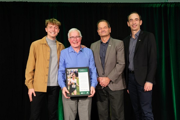 3e laur&eacute;at du Prix de la contribution &agrave; la r&eacute;ussite acad&eacute;mique, Denis Cossette.