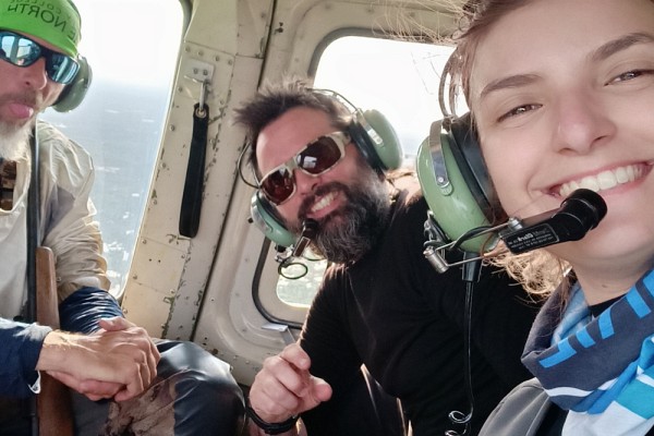 L'exp&eacute;rience de doctorat de Lucile se d&eacute;marque par la qualit&eacute; des &eacute;changes et l'ambiance de travail agr&eacute;able qui se vit sur le terrain. Sur la photo, le garde-faune Sheldon Olivier et le professeur Fr&eacute;d&eacute;ric Bouchard.