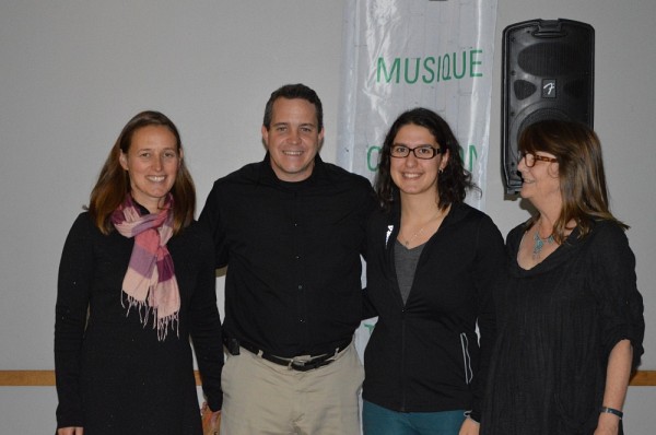 Remise du deuxi&egrave;me prix &agrave; l'&eacute;quipe du Z1-151 repr&eacute;sent&eacute;e par Laurianne Chevalier.