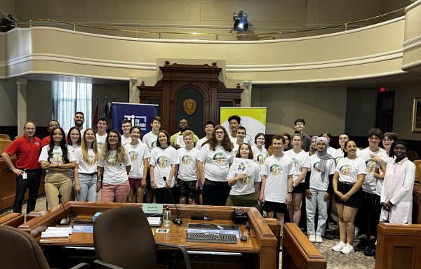 Remise des attestations et des dessins &agrave; l'h&ocirc;tel de ville