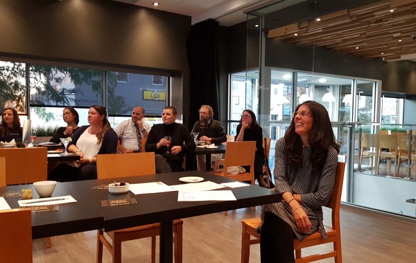 L'&eacute;quipe du c&eacute;gep a tenu &agrave; rendre hommage &agrave; Marilyn Cantara qui a occup&eacute; le r&ocirc;le de r&eacute;pondante locale Performa pendant 12 ans.