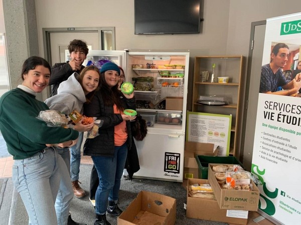 L'&eacute;quipe du Frigo Free Go du Campus de la sant&eacute;.