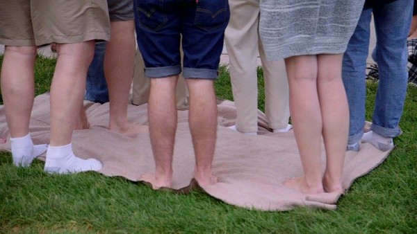 Les participants revivent la d&eacute;possession v&eacute;cue par les peuples autochtones,&nbsp;depuis leurs premiers contacts avec les Europ&eacute;ens jusqu'&agrave; aujourd'hui.