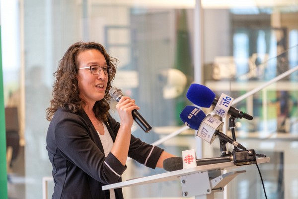 La mairesse de la Ville de Sherbrooke, &Eacute;velyne Beaudin. 