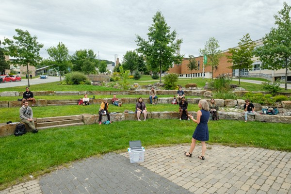 L'ensemble des activit&eacute;s sur les campus se d&eacute;roulent dans le respect des mesures sociosanitaires gouvernementales prescrites.