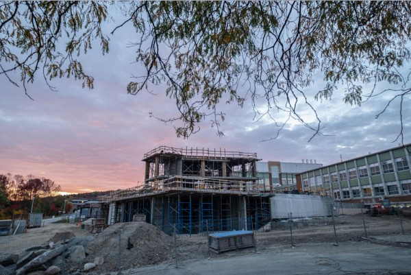 Gr&acirc;ce &agrave; son nouveau b&acirc;timent ultrasp&eacute;cialis&eacute;, lequel est pr&eacute;sentement en construction, l'UdeS sera un partenaire de choix pour tout projet en quantique.