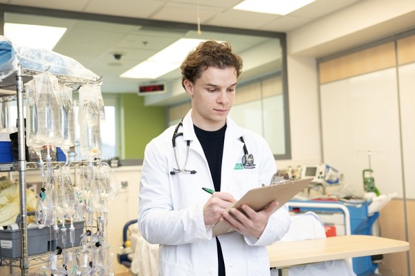 Mission accomplie, Thomas a r&eacute;ussi &agrave; concilier ses &eacute;tudes en m&eacute;decine et son int&eacute;r&ecirc;t pour l'environnement.