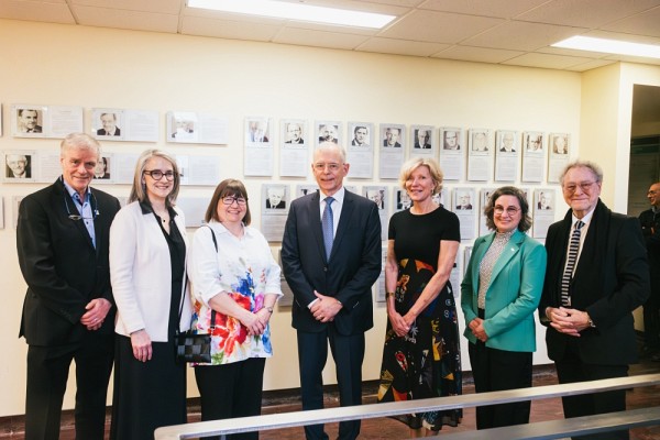 Ambassadrices et Ambassadeurs de la Facult&eacute; de g&eacute;nie des ann&eacute;es pr&eacute;c&eacute;dentes &eacute;taient pr&eacute;sents pour l'&eacute;v&eacute;nement :&nbsp;Ga&eacute;tan Couture, Sandra Martel, Marie Desroches, Jean Morin, Sylvie B&eacute;land, Jos&eacute;e Ouellet, Marius Cloutier.&nbsp;