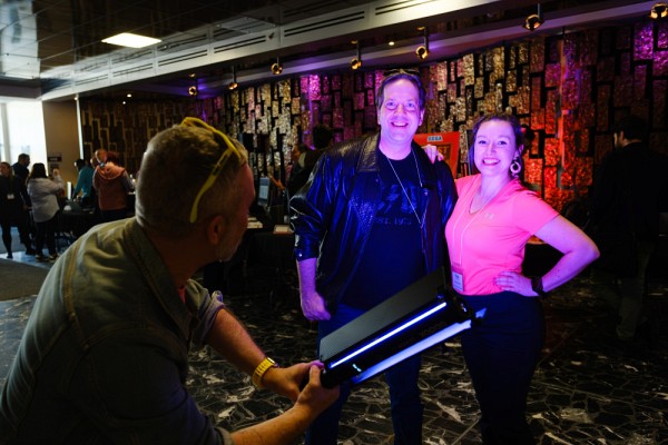 F&eacute;lix Arguin et Marianne Morier, de l'&eacute;quipe de conseil p&eacute;dagogique du SSF, dans l'ambiance festive et anim&eacute;e de la Foire ludique du 18&nbsp;f&eacute;vrier.