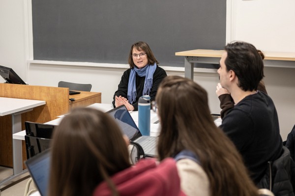 Comme m&egrave;re de trois enfants, Marie-Eve&nbsp;Tourigny a d&eacute;velopp&eacute; une vision nuanc&eacute;e de situations complexes. Cette exp&eacute;rience est pr&eacute;cieuse pour des personnes en plein apprentissage.